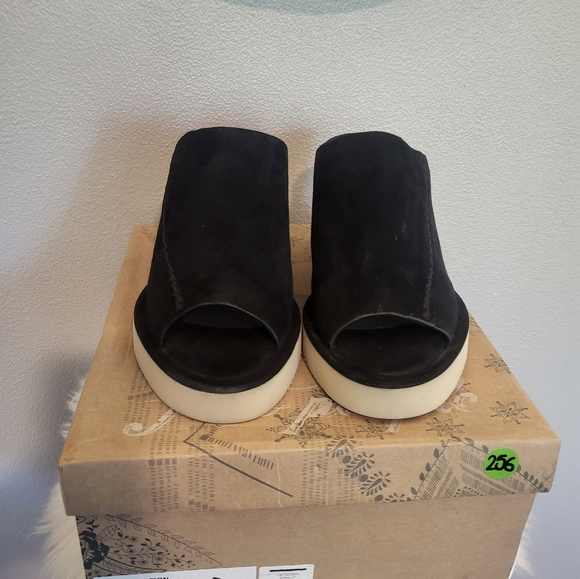 Free People Running in Wedges - Picture 5 of 11